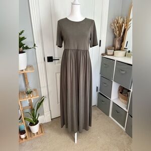 The Main Street Exchange | Olive Green Short Sleeve Maxi Dress | Size Small